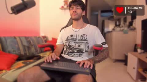 Snapshot of justin_stark1 chatting on 11/27/25, 10:23 Diego online show from 11/27/25, 10:23