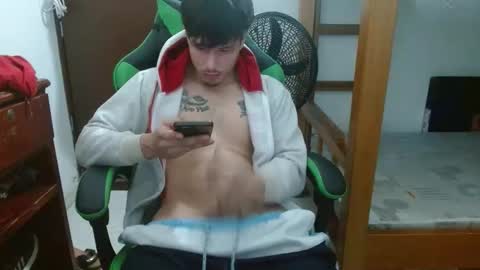 Snapshot of justin_taylor02 chatting on 10/05/25, 02:37 justin_taylor02 online show from 10/05/25, 02:37