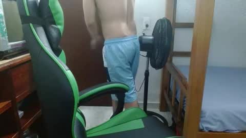 Snapshot of justin_taylor02 chatting on 11/02/25, 09:06 justin_taylor02 online show from 11/02/25, 09:06