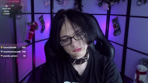 Snapshot of justin_twinkboy chatting on 12/21/24, 02:30 JUSTIN online show from 12/21/24, 02:30