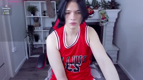 Snapshot of justin_twinkboy chatting on 12/23/24, 11:39 JUSTIN online show from 12/23/24, 11:39