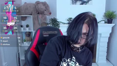 Snapshot of justin_twinkboy chatting on 01/12/25, 10:54 JUSTIN online show from 01/12/25, 10:54