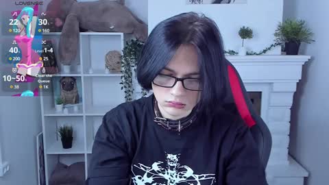 Snapshot of justin_twinkboy chatting on 01/17/25, 08:11 JUSTIN online show from 01/17/25, 08:11