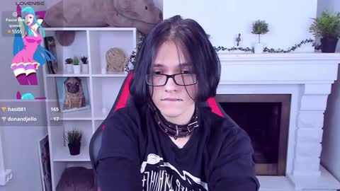 Snapshot of justin_twinkboy chatting on 01/29/25, 12:22 JUSTIN online show from 01/29/25, 12:22