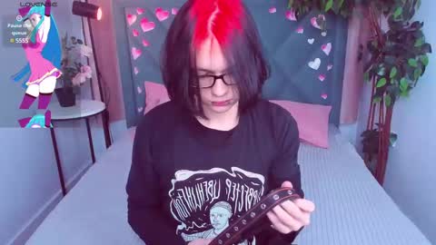 Snapshot of justin_twinkboy chatting on 02/16/25, 12:43 JUSTIN online show from 02/16/25, 12:43