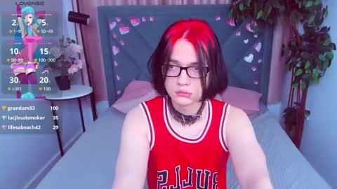 Snapshot of justin_twinkboy chatting on 02/17/25, 02:20 JUSTIN online show from 02/17/25, 02:20