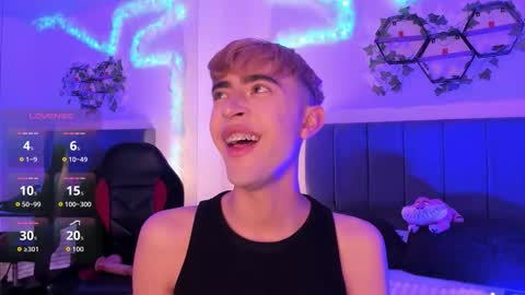 Snapshot of justinbe_ chatting on 09/13/25, 11:43 Justin online show from 09/13/25, 11:43