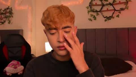 Snapshot of justinbe_ chatting on 09/22/25, 11:23 Justin online show from 09/22/25, 11:23