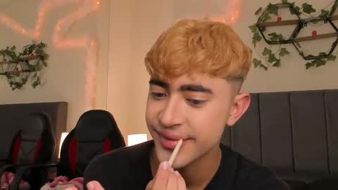 Snapshot of justinbe_ chatting on 09/23/25, 11:24 Justin online show from 09/23/25, 11:24