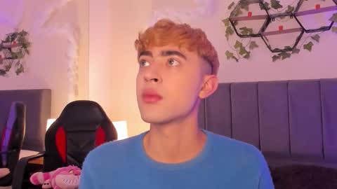 Snapshot of justinbe_ chatting on 09/24/25, 11:24 Justin online show from 09/24/25, 11:24