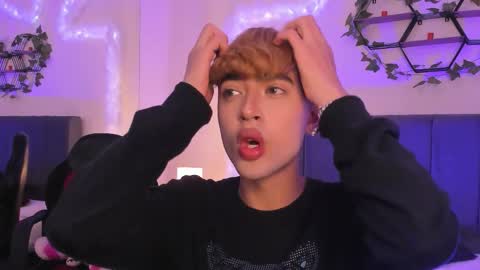 Snapshot of justinbe_ chatting on 10/11/25, 11:42 Justin online show from 10/11/25, 11:42