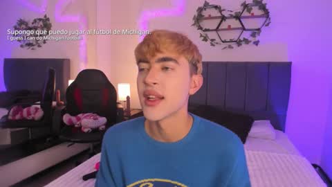 Snapshot of justinbe_ chatting on 10/15/25, 11:32 Justin online show from 10/15/25, 11:32