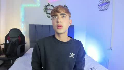 Snapshot of justinbe_ chatting on 11/26/25, 11:22 Justin online show from 11/26/25, 11:22