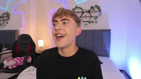 Snapshot of justinbe_ chatting on 11/29/25, 11:24 Justin online show from 11/29/25, 11:24