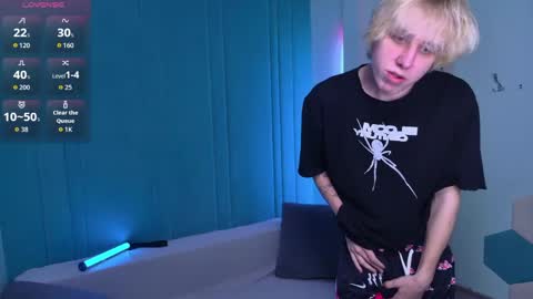 justTEEN online show from 04/24/26, 10:18
