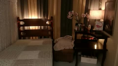 justine_hunk online show from 03/24/26, 07:46