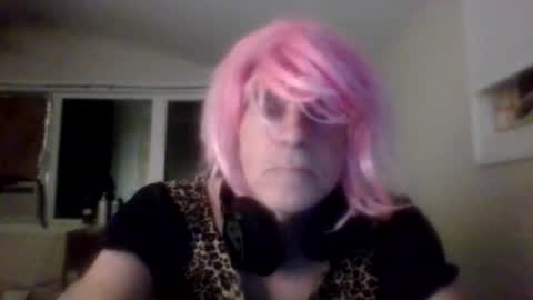 Snapshot of justinefox chatting on 09/28/25, 01:11 justinefox online show from 09/28/25, 01:11