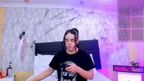 Justine online show from 11/02/25, 03:42