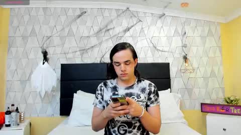 Justine online show from 11/05/25, 03:06