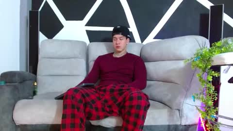 Snapshot of justinfuller_31 chatting on 11/17/25, 05:19 justinfuller_31 online show from 11/17/25, 05:19