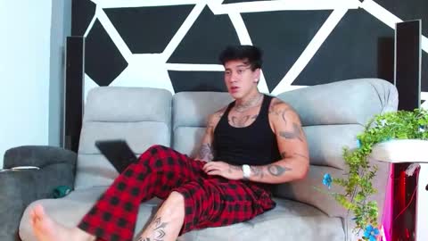 Snapshot of justinfuller_31 chatting on 11/28/25, 11:29 justinfuller_31 online show from 11/28/25, 11:29