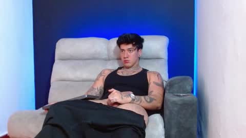 justinfuller_31 online show from 12/19/25, 08:38