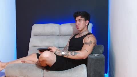 justinfuller_31 online show from 12/20/25, 08:43