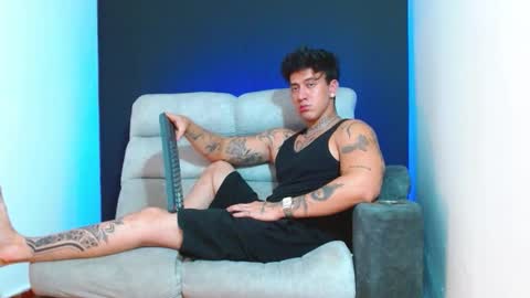 justinfuller_31 online show from 12/22/25, 03:36