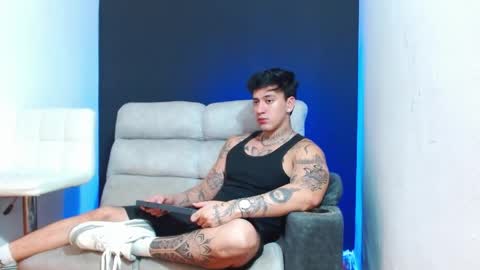 justinfuller_31 online show from 04/24/26, 03:09