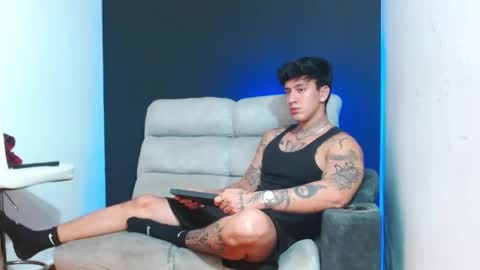 justinfuller_31 online show from 05/19/26, 03:46