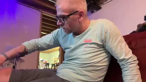 Snapshot of justinmoore1987 chatting on 03/12/25, 09:03 justinmoore1987 online show from 03/12/25, 09:03