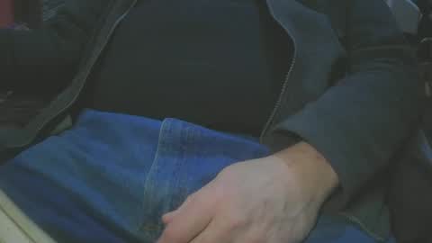 Snapshot of justme39057 chatting on 12/01/24, 07:03 Justme39057 online show from 12/01/24, 07:03