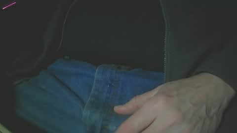 Snapshot of justme39057 chatting on 12/21/24, 03:25 Justme39057 online show from 12/21/24, 03:25