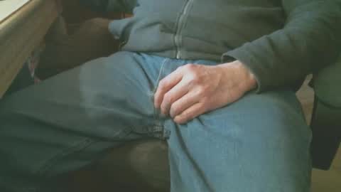 Snapshot of justme39057 chatting on 01/29/25, 09:28 Justme39057 online show from 01/29/25, 09:28