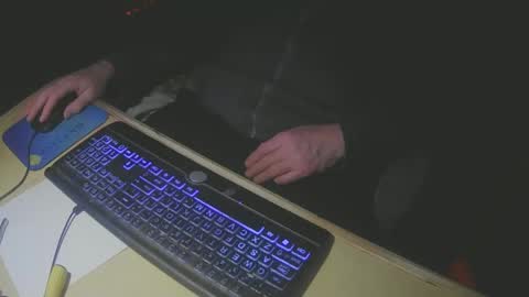 Snapshot of justme39057 chatting on 02/13/25, 04:11 Justme39057 online show from 02/13/25, 04:11