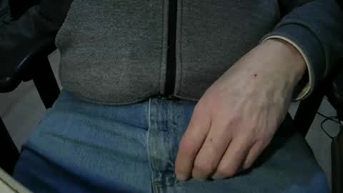 Snapshot of justme39057 chatting on 10/31/25, 07:04 Justme39057 online show from 10/31/25, 07:04