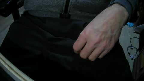 Snapshot of justme39057 chatting on 11/18/25, 05:06 Justme39057 online show from 11/18/25, 05:06