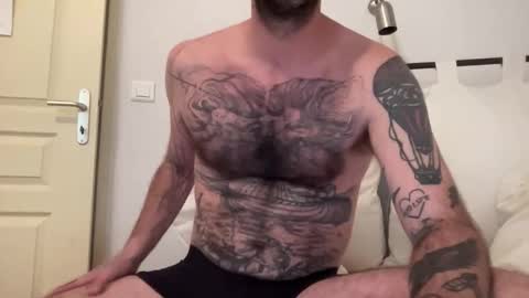 Snapshot of justmeandyou00 chatting on 01/16/26, 03:05 justmeandyou00 online show from 01/16/26, 03:05