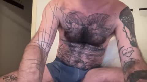 Snapshot of justmeandyou00 chatting on 02/13/26, 04:14 justmeandyou00 online show from 02/13/26, 04:14