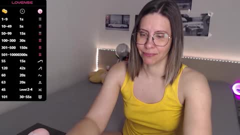 Julie online show from 05/11/26, 03:56