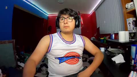 Snapshot of justsky117 chatting on 01/19/25, 04:01 justsky117 online show from 01/19/25, 04:01