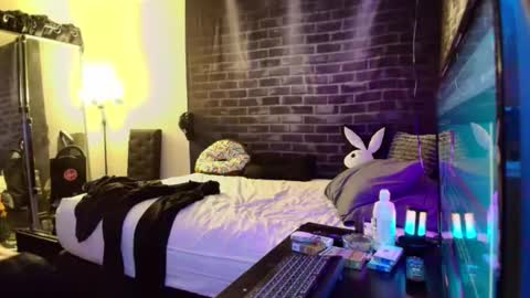 Snapshot of justwannalookgood4ya chatting on 12/12/24, 06:57 Eetantungfuk Mias online show from 12/12/24, 06:57