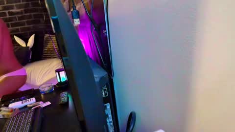 Snapshot of justwannalookgood4ya chatting on 12/12/24, 01:39 Eetantungfuk Mias online show from 12/12/24, 01:39