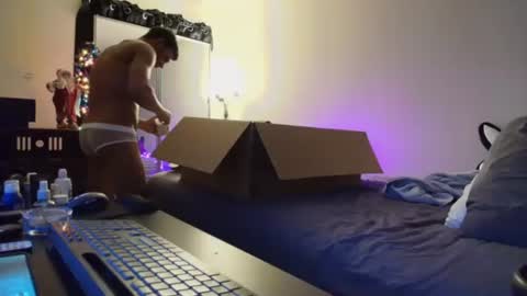 Snapshot of justwannalookgood4ya chatting on 12/17/24, 06:09 Eetantungfuk Mias online show from 12/17/24, 06:09