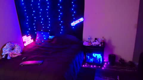 Snapshot of justwannalookgood4ya chatting on 02/04/25, 04:08 Eetantungfuk Mias online show from 02/04/25, 04:08