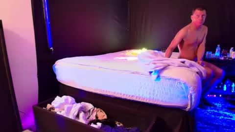 Snapshot of justwannalookgood4ya chatting on 02/15/25, 04:23 Eetantungfuk Mias online show from 02/15/25, 04:23