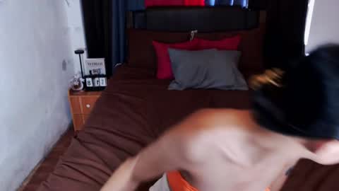 Akii online show from 04/18/26, 02:37