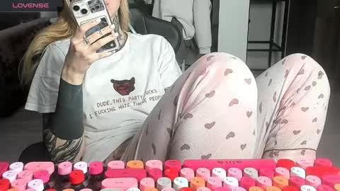 Alice online show from 04/21/26, 02:04