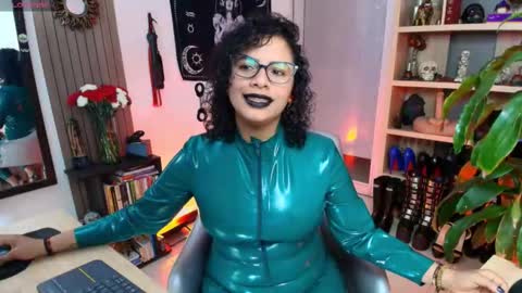 Snapshot of kaariyn_ chatting on 11/09/25, 01:15 Carym online show from 11/09/25, 01:15