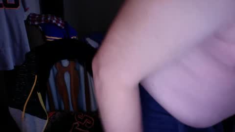 Snapshot of kachen2003 chatting on 12/30/24, 05:34 kachen2003 online show from 12/30/24, 05:34